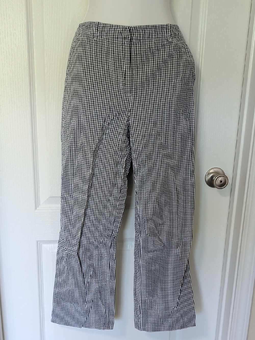 Ann Taylor Black and White Gingham Capris